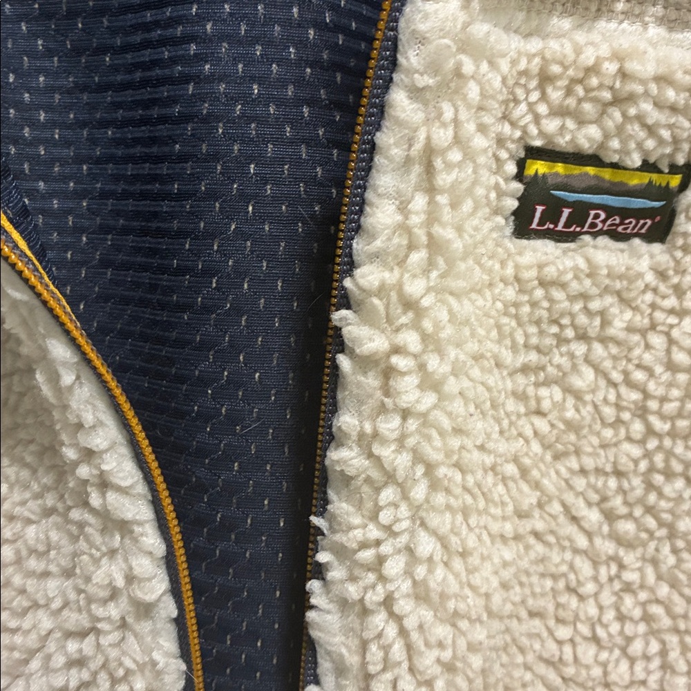 L.L. Bean Beige Sherpa Woman’s Vest with Navy Accents - Picture 8 of 10